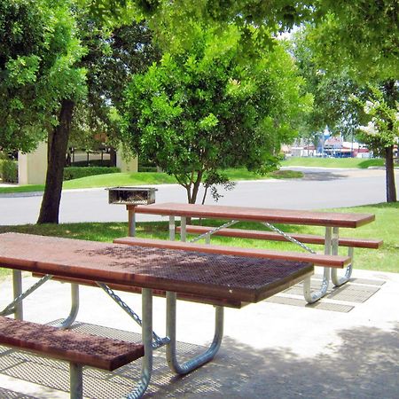 Extended Stay America Suites - San Antonio - Airport Exteriör bild
